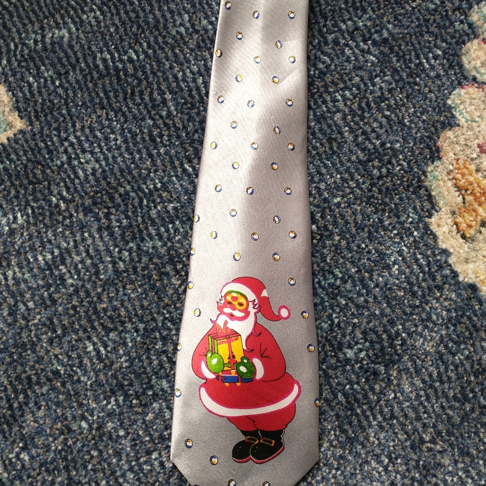 Santa Tie - Picture 2 of 2